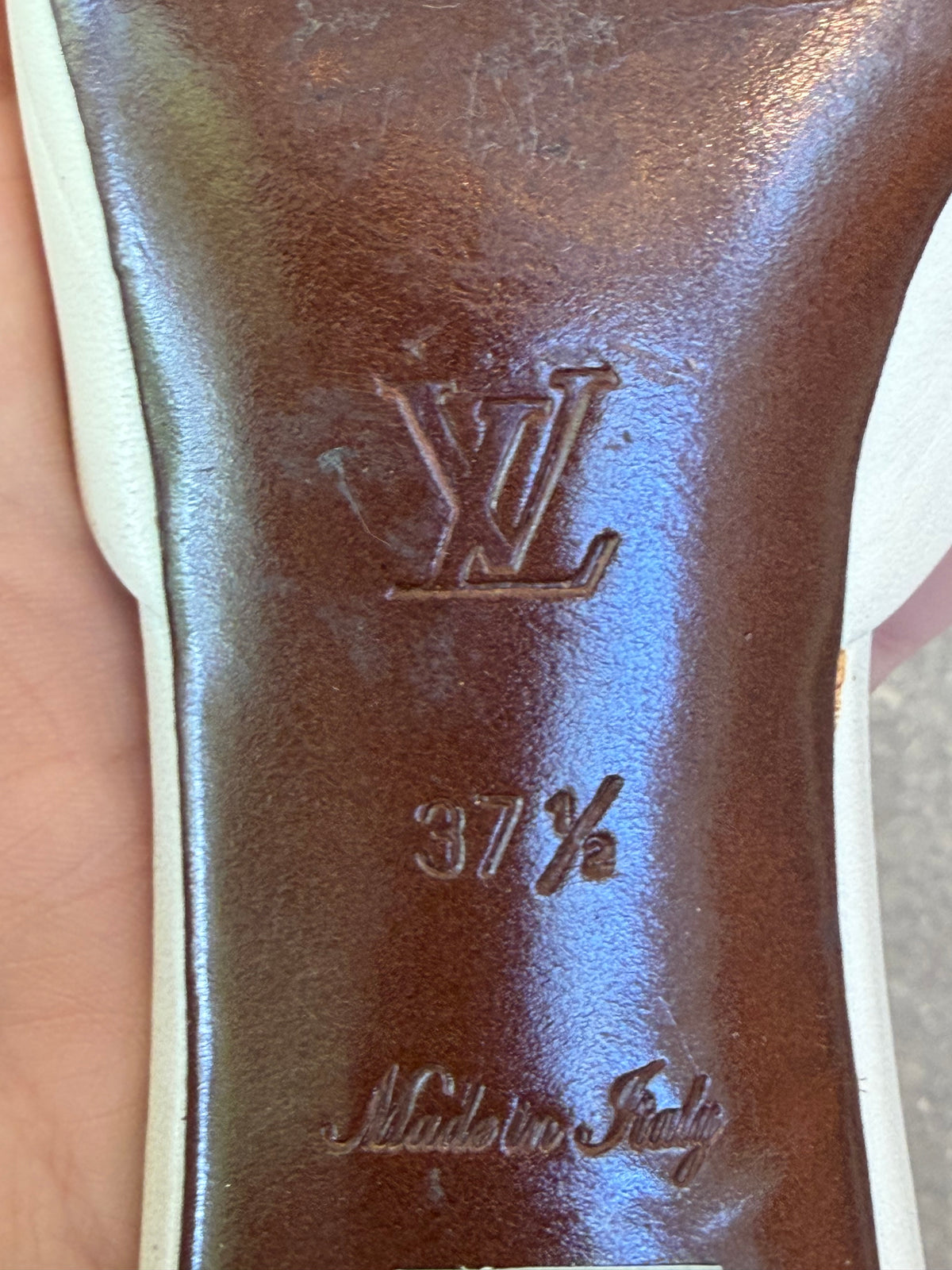 Louis Vuitton - Cream Leather Mule