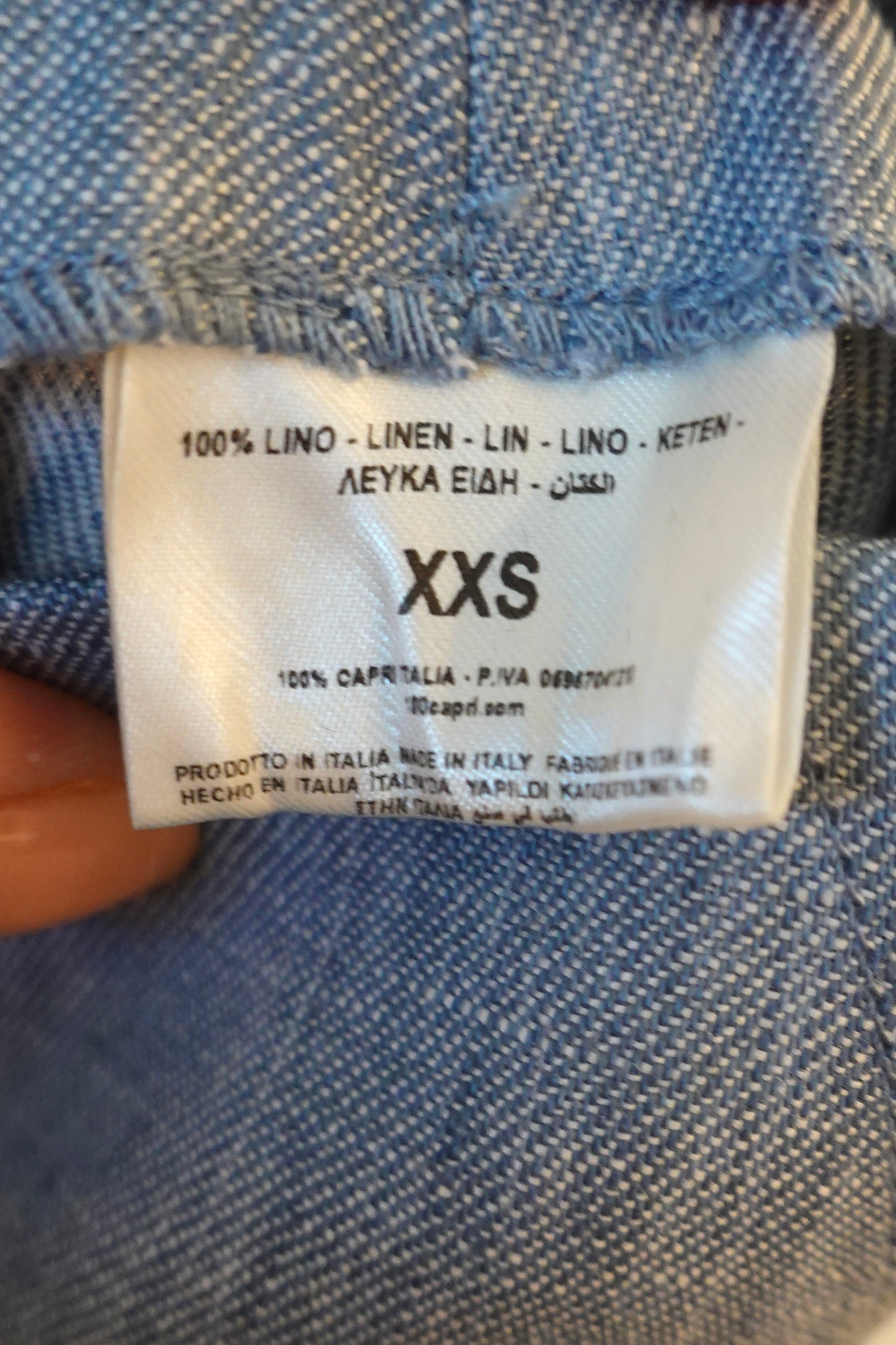 100% Capri - Light Blue Linen Shorts