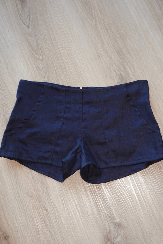 100% Capri - Navy Linen Shorts
