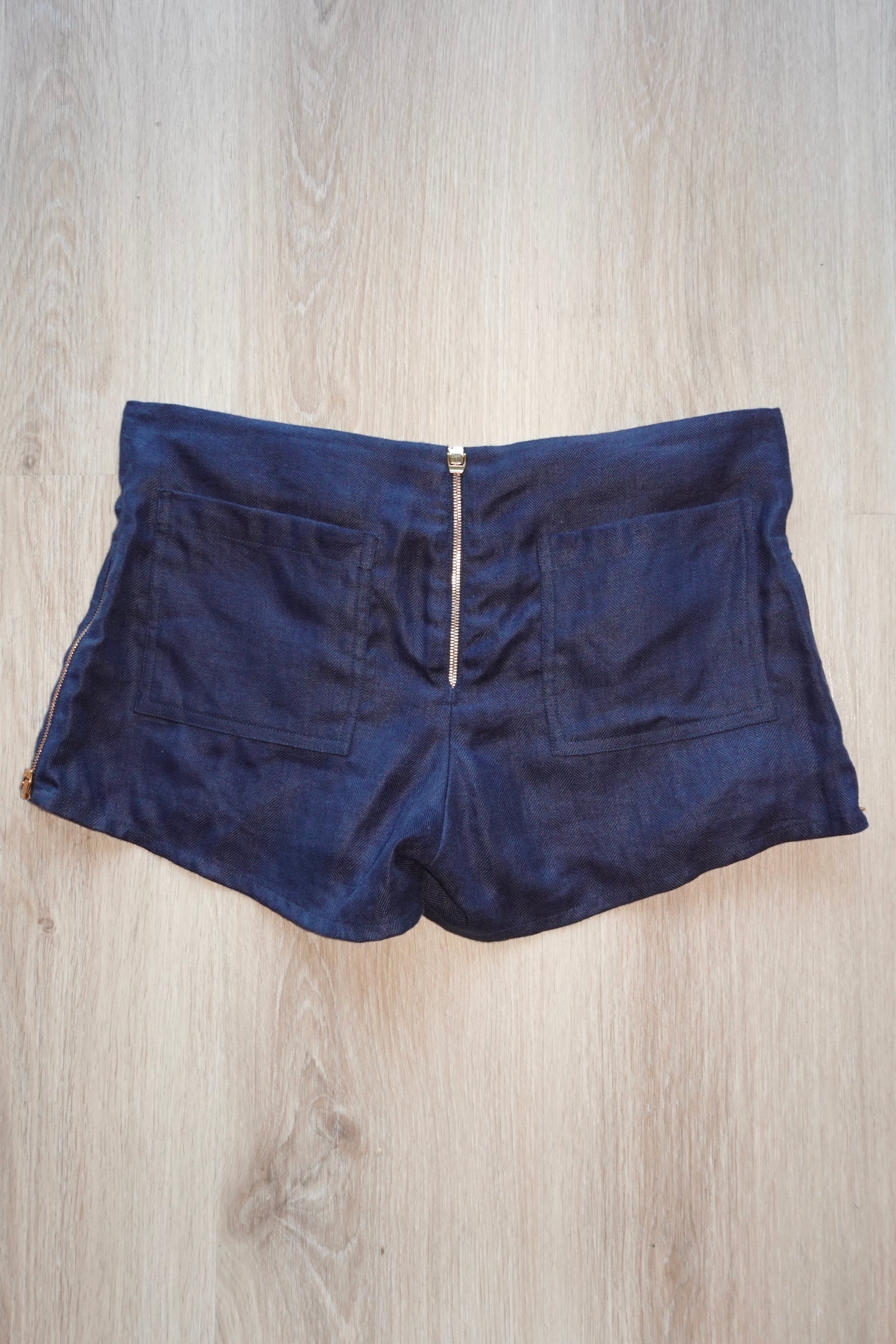 100% Capri - Navy Linen Shorts