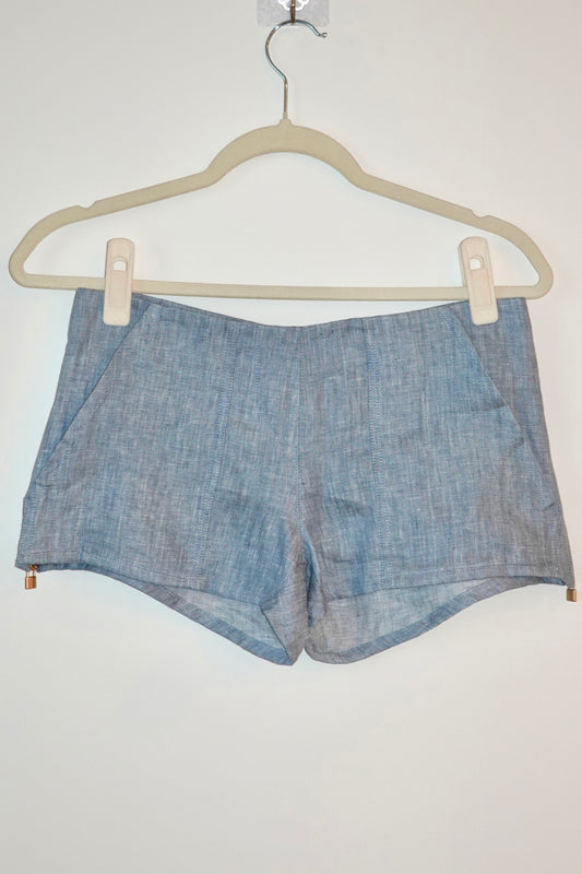 100% Capri - Light Blue Linen Shorts