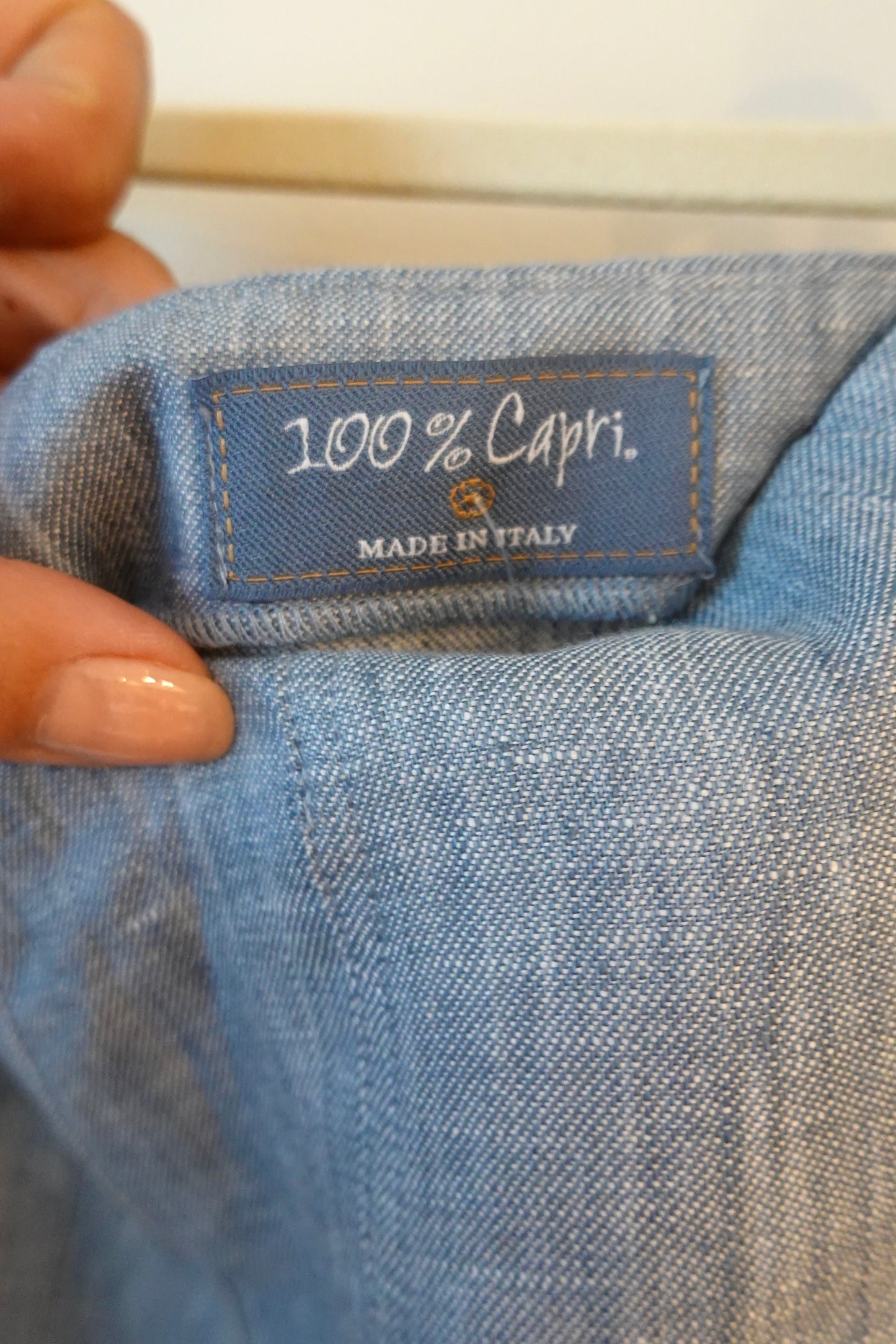 100% Capri - Light Blue Linen Shorts