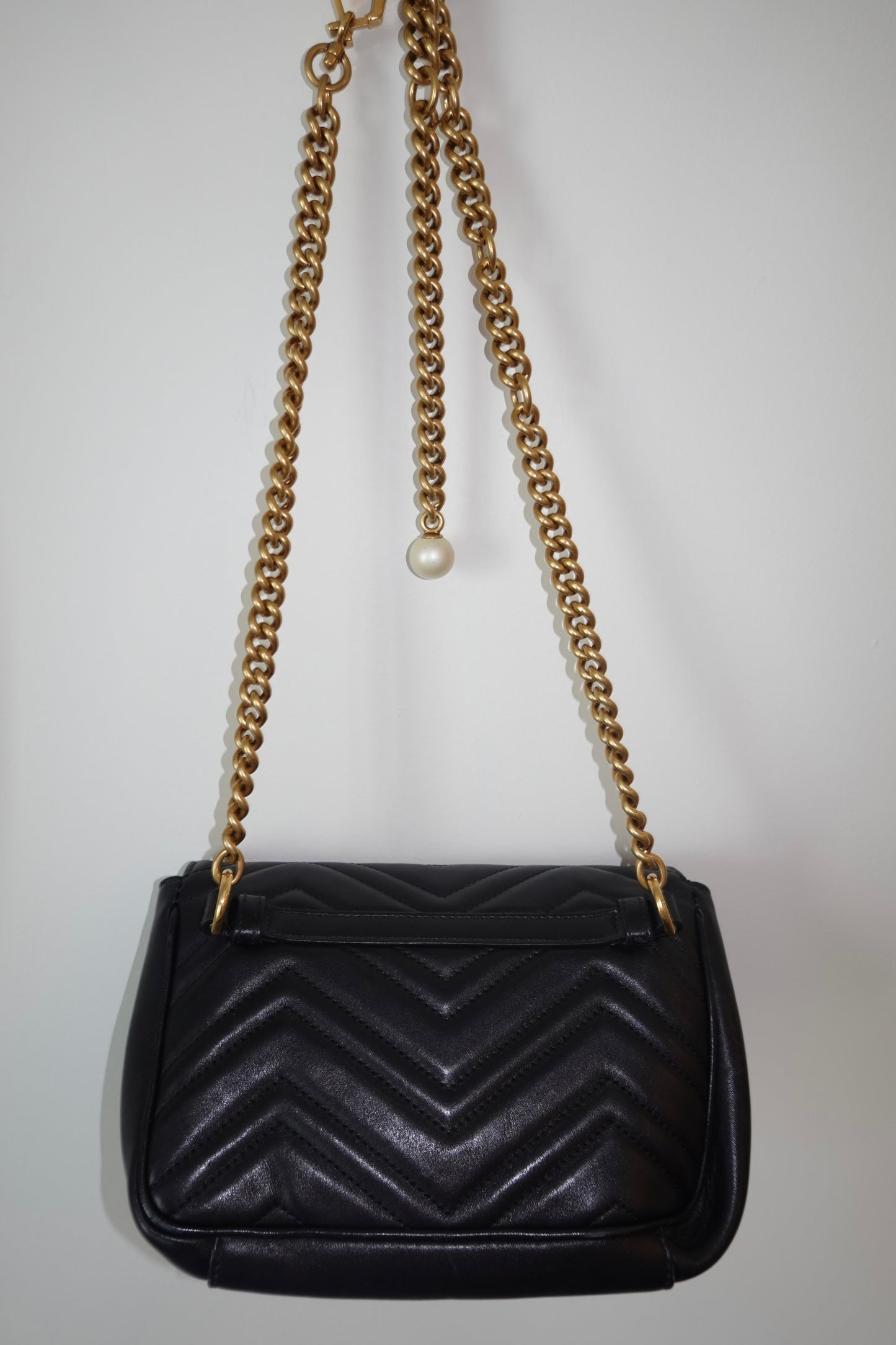 Gucci - Calfskin Matelasse Pearly GG Marmont Chain Belt Bag Black