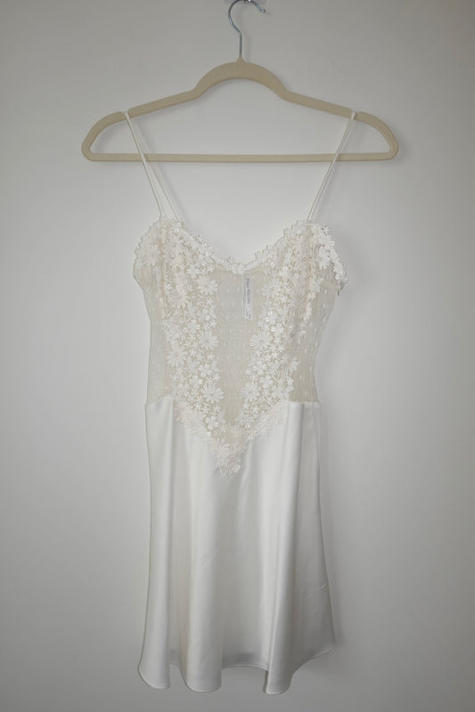 Flora Nikrooz - White Lace Slip & Robe