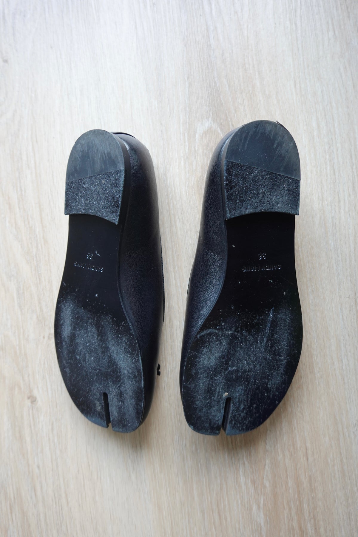 Sandy Liang - Black Tabi Flats