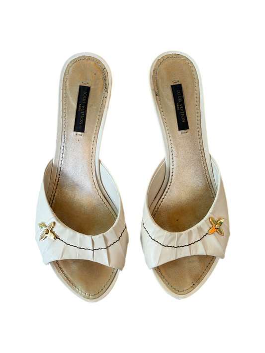 Louis Vuitton - Cream Leather Mule