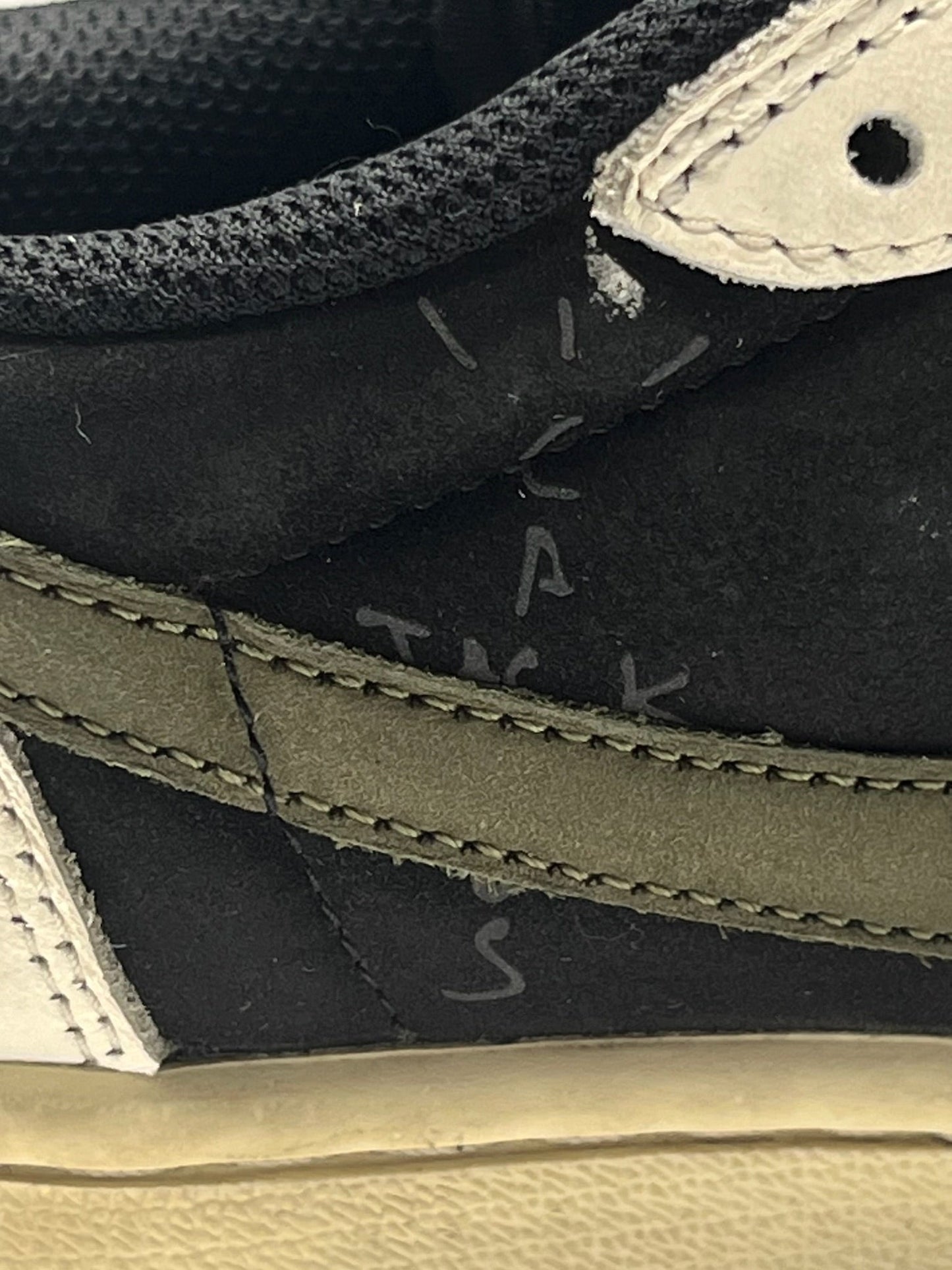 Nike Jordan 1 Retro OG x Travis Scott